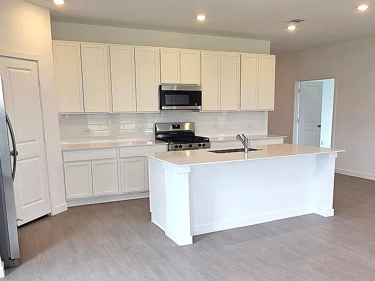 2507 Cantera Bluff Ln — Photo 9