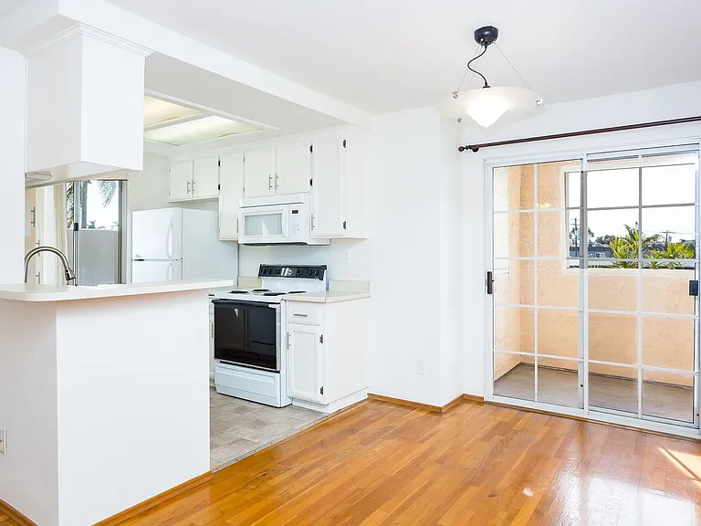 4163 Cleveland Ave — Photo 4