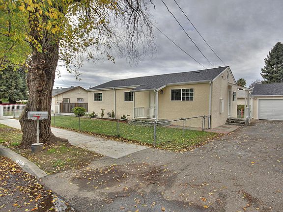 3rd image of 221 Southside Dr