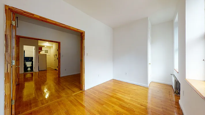 Rented by Bond New York | media 28