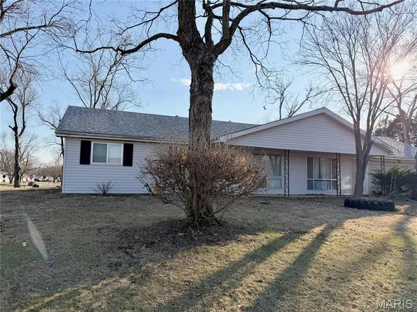 508 Saint Christopher Dr, O'Fallon, MO 63366