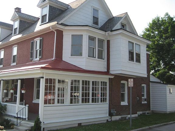 2nd image of 252 1st Ave