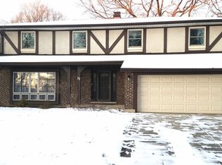 22 Downing Rd, Buffalo Grove, IL 60089