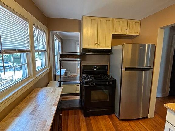 4th image of 135 Sturges St Floor 2