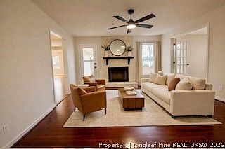 3rd image of 162 E Twelve Oaks Rd