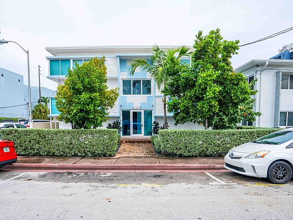 5th image of 6971 Carlyle Ave Unit 202