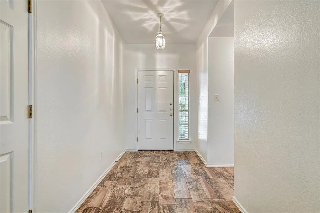 1505 Ty Cobb Pl — Photo 2