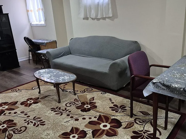 9 Hawkridge Trl — Photo 2