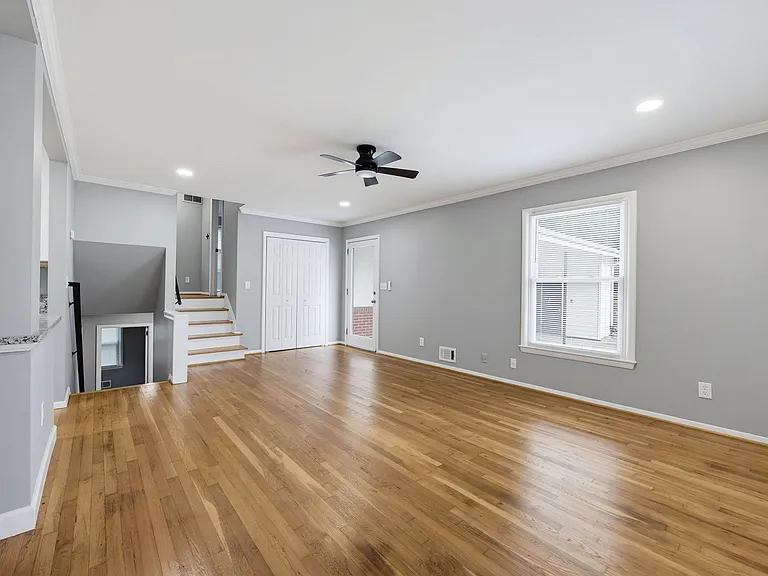 3051 Highland Dr SE — Photo 9