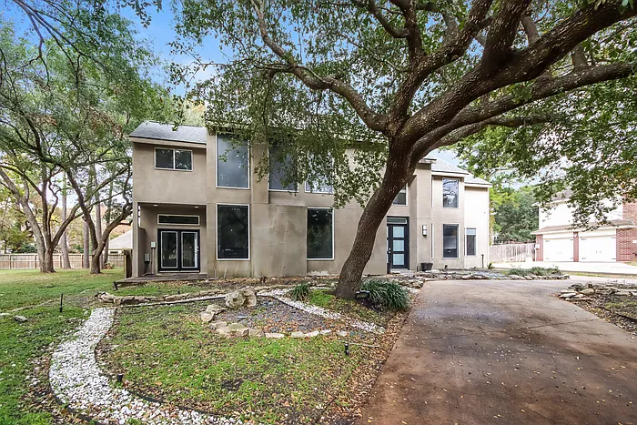 5 bed, 3.5 bath, 3683 sqft, $3,045 — Photo 2
