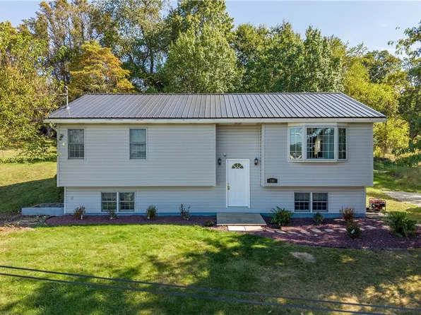 102 Forrest St, Bentleyville, PA 15314
