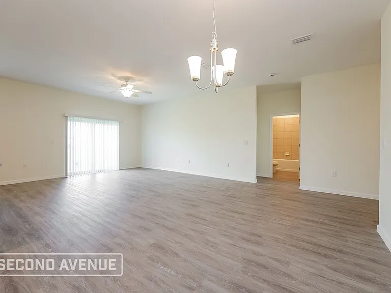 1411 NW 9th Ave — Photo 7