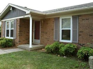 8303 Science Hill Ct, Louisville, KY 40228