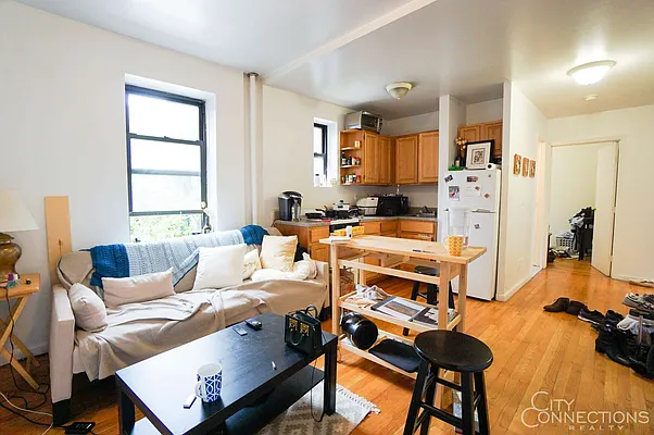 Rented by City Connections Realty | media 32