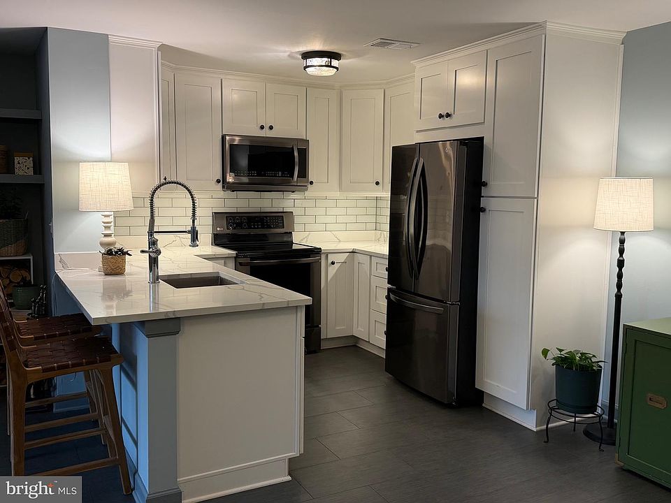 1st image of 11703 Summerchase Cir