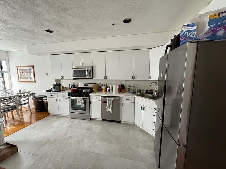 238 Hanover St #2 — Photo 17