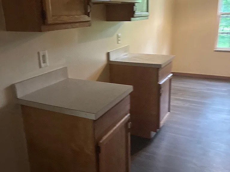 546 Breaden St — Photo 6