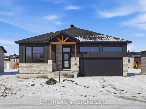 710 West St, Hawkesbury, ON K6A 2P8