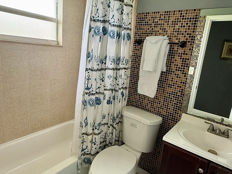 240 Johnson Ave #14 — Photo 5