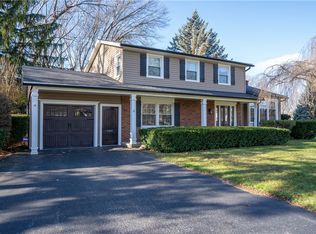 12 Stonecrest Dr, Rochester, NY 14615