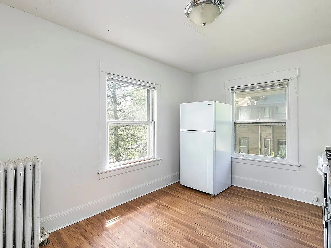 2 bed, 1.5 bath, 900 sqft, $1,025 — Photo 4
