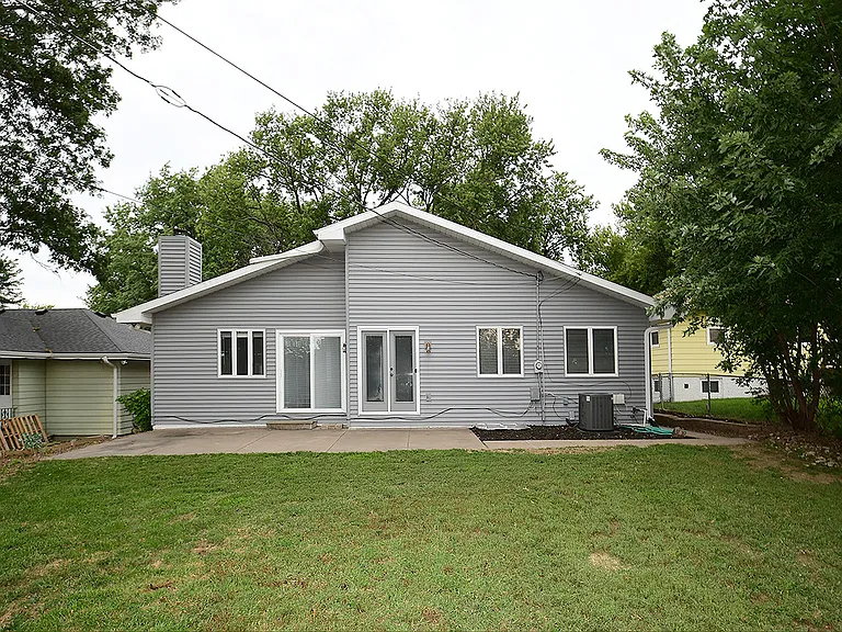 2601 S 48th St — Photo 34