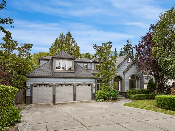 3039 92nd Pl NE, Clyde Hill, WA 98004