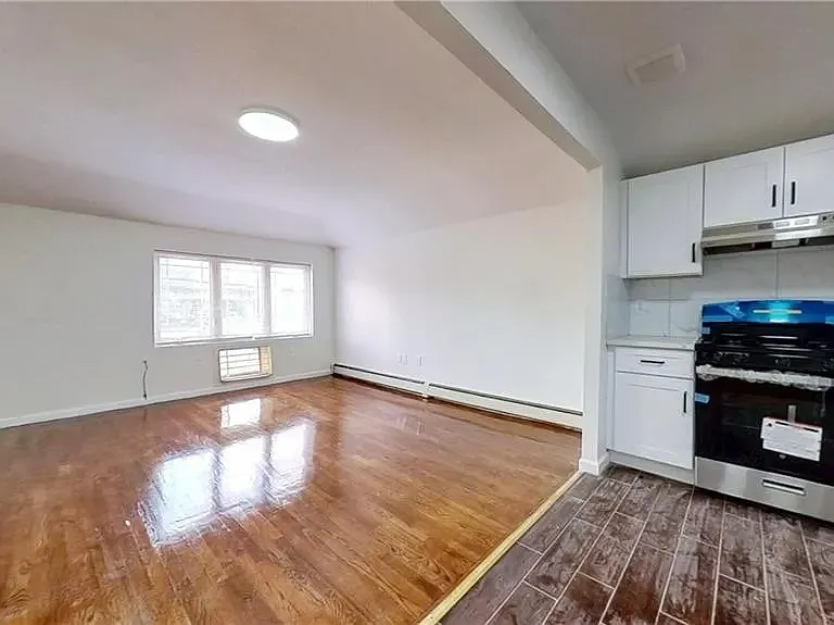 24-07 Brookhaven Ave #2 — Photo 4