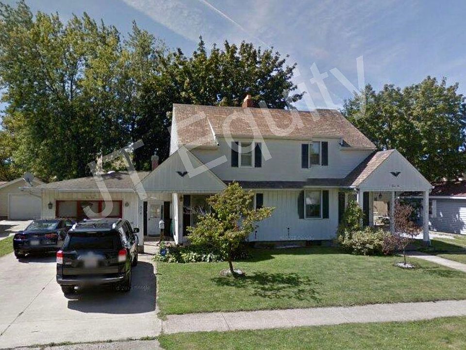 1st image of 310 Alexander Ave