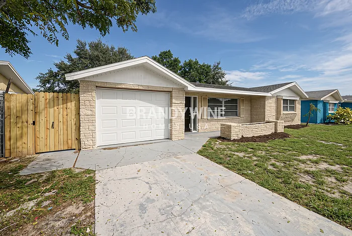 3 bed, 2.0 bath, 1416 sqft, $1,659 — Photo 2