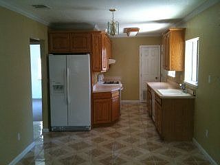 2nd image of 90 N Buena Vista Ave