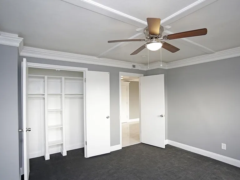 Plaza House — Photo 13