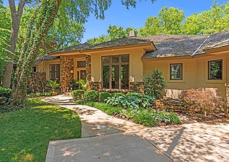 9 E Loch Lloyd Pkwy, Village Of Loch Lloyd, MO 64012 Zillow