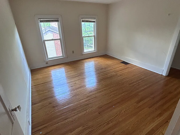 183 Wall St — Photo 12