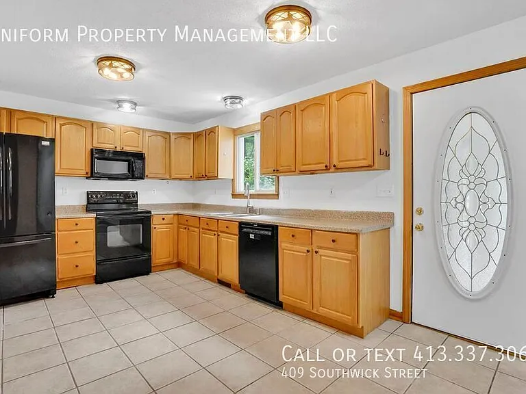 409 Southwick St — Photo 13