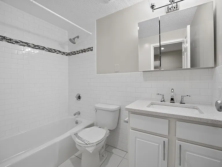 2 Ocean Ave #5 — Photo 3