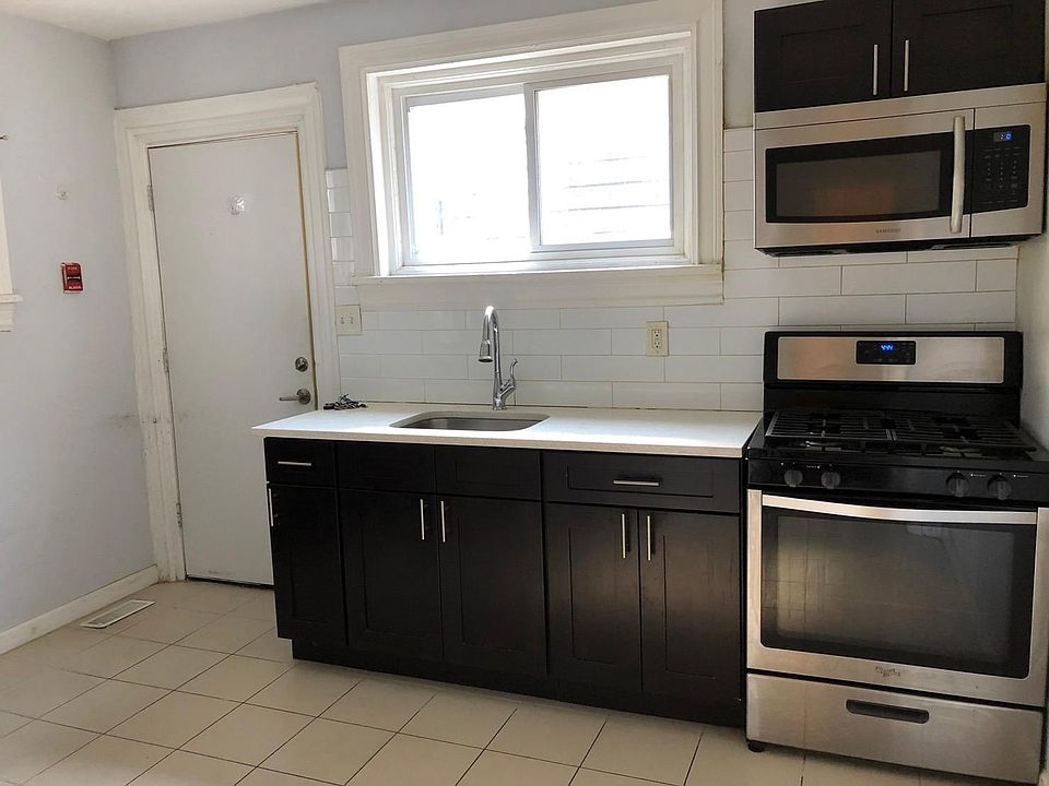 1st image of 2312 N Park Ave Floor 1