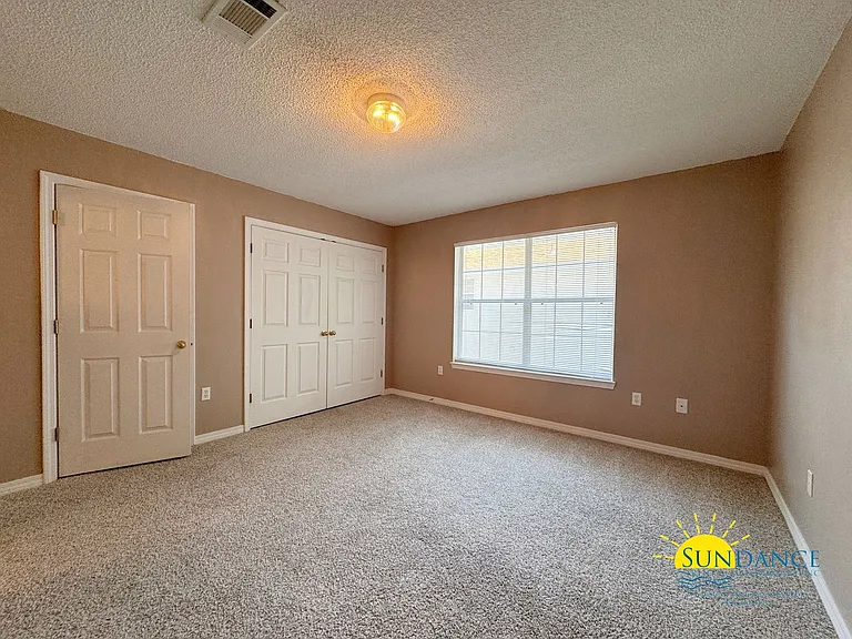 215 Twin Lakes Ln — Photo 18