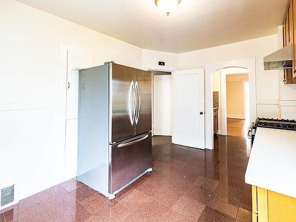 5th image of 2026 Greenwich St #2026