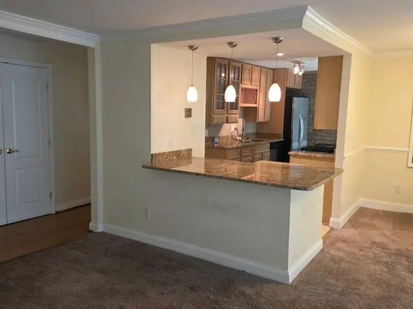 3329 Huntley Square Dr APT B-1, Temple Hills, MD 20748