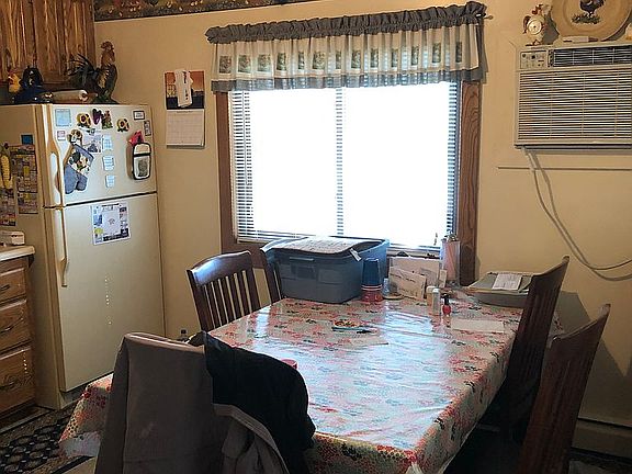 Kitchen 13.3' X 11.7'