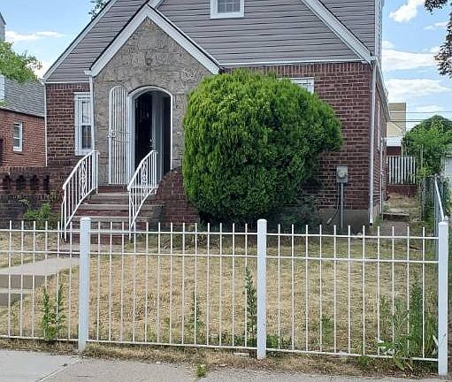 3rd image of 18345 Camden Ave