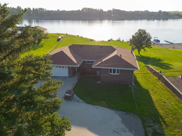 2991 E Lakeside Rd, Jamestown, ND 58401