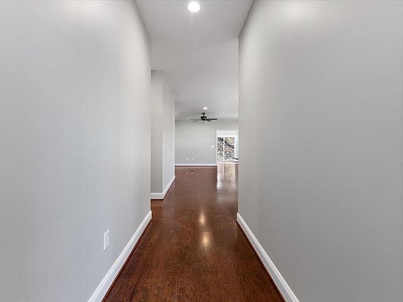 4th image of 110 Vinnie Ave NW