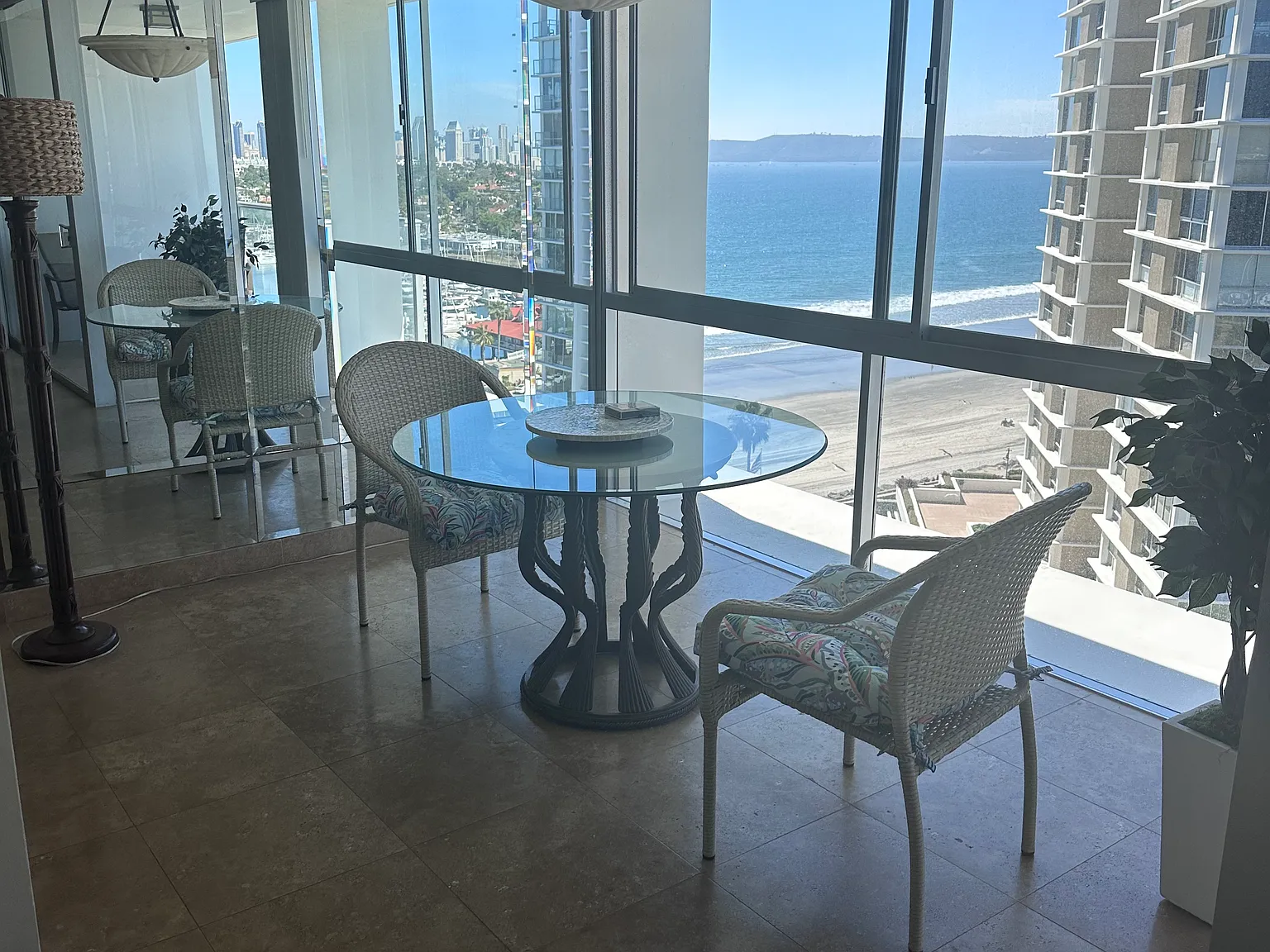 1 bed, 842 sqft, $7,500 — Photo 2