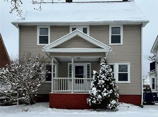 1046 Nela View Rd, Cleveland, OH 44112