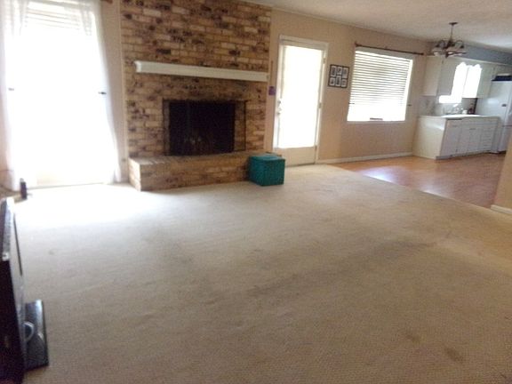 3rd image of 3400 Live Oak Dr