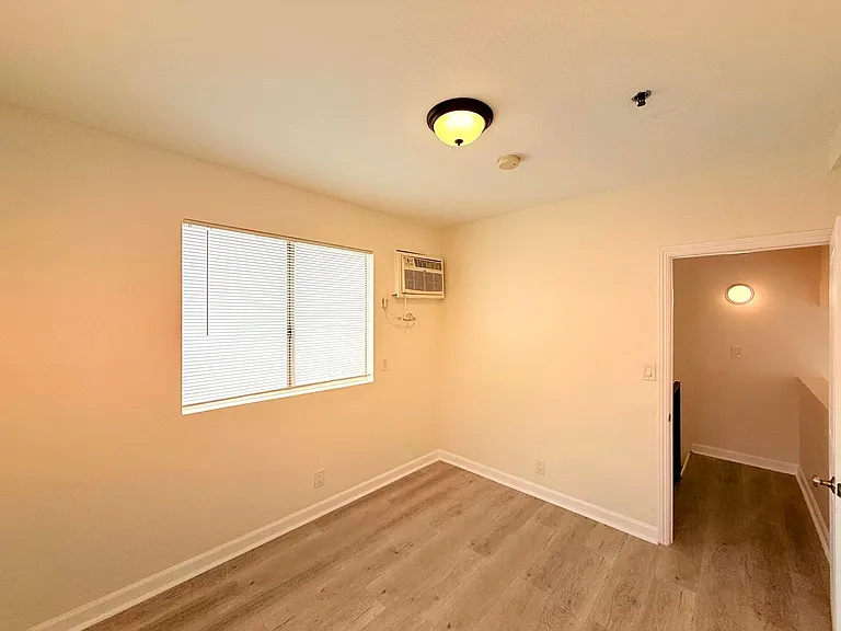 432 N Kingsley Dr. — Photo 16