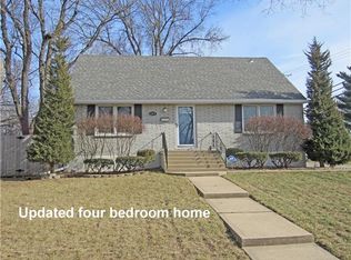 8829 Ivanhoe Trl, Kansas City, MO 64131