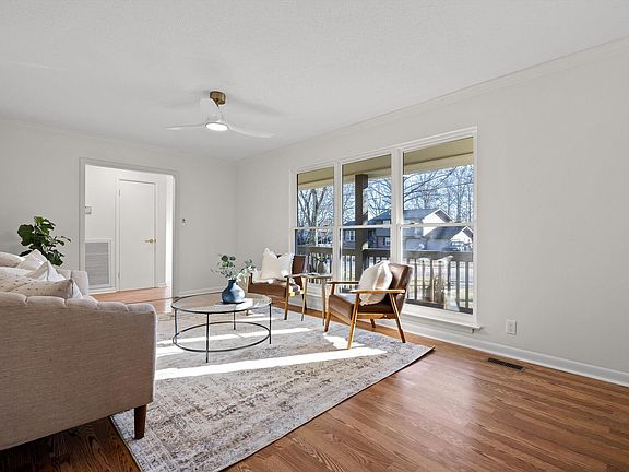 5th image of 1013 Ambrose Ln